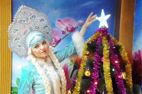 новогоднее поздравление Деда Мороза и снегурочки